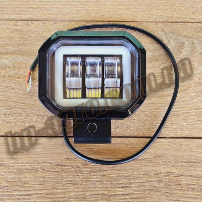 Дополнительная светодиодная LED фара  30 ВТ квадратная ДХО с чоткой световой теневой границей